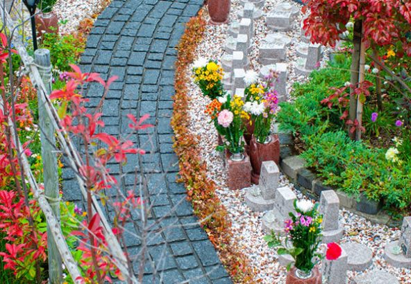 花いっぱいの樹木葬